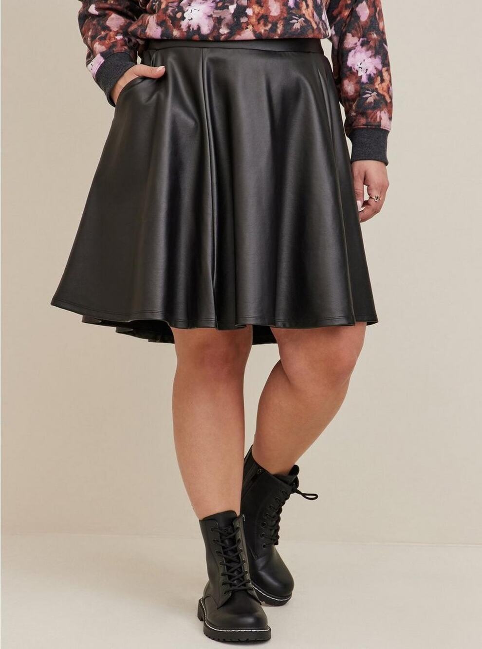 Torrid Skirt 2X Black Coated Studio Luxe Ponte Skater Mini Pockets Casual